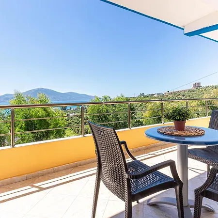 아파트 Radhima Panoramic Sea View 3, - Kitchen, Parking & Balcony Vlorë